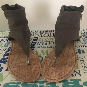 Cuff sandals